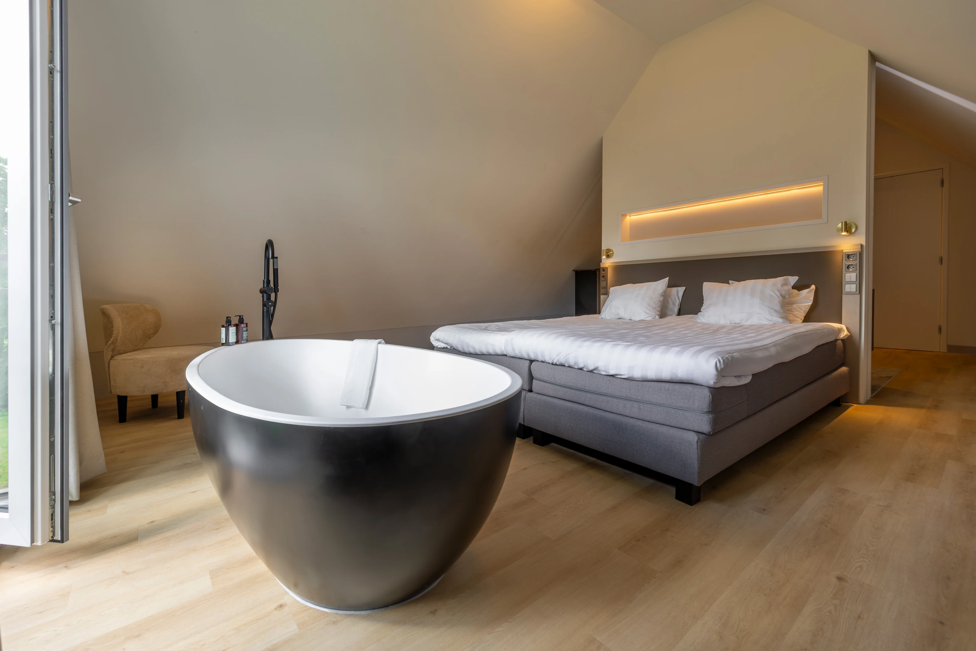 Interieur van een kamer bij Cozmoss